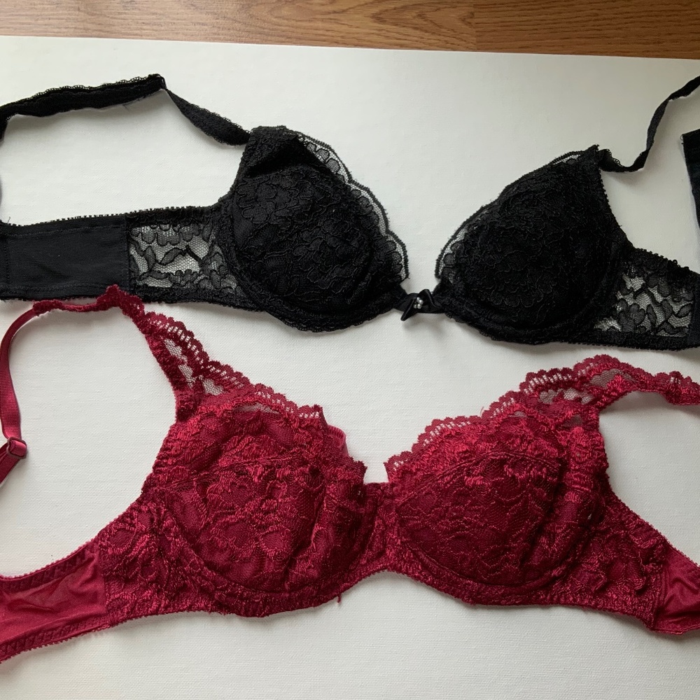 Pair of two Victoria’s Secret lightly padded bras